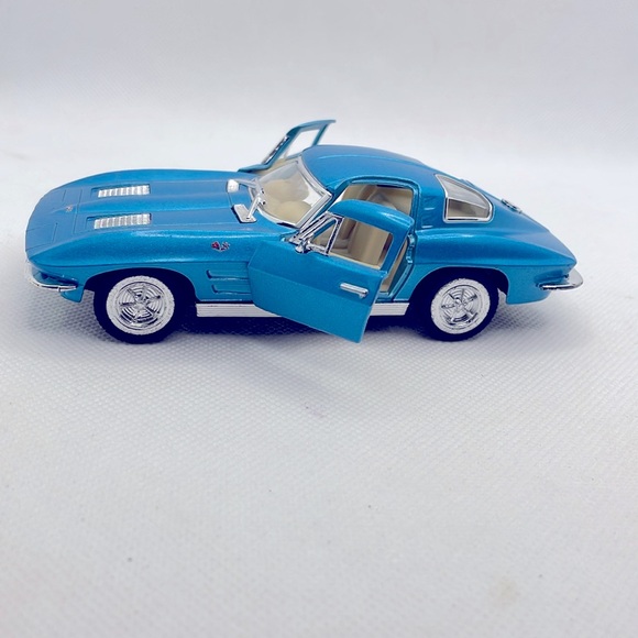1963 Corvette Sting Ray Diecast Car|Scale 1:36 Collectors Model Metal Blue Car - Picture 3 of 7